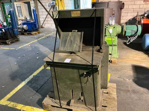 Meuleuse sur établi