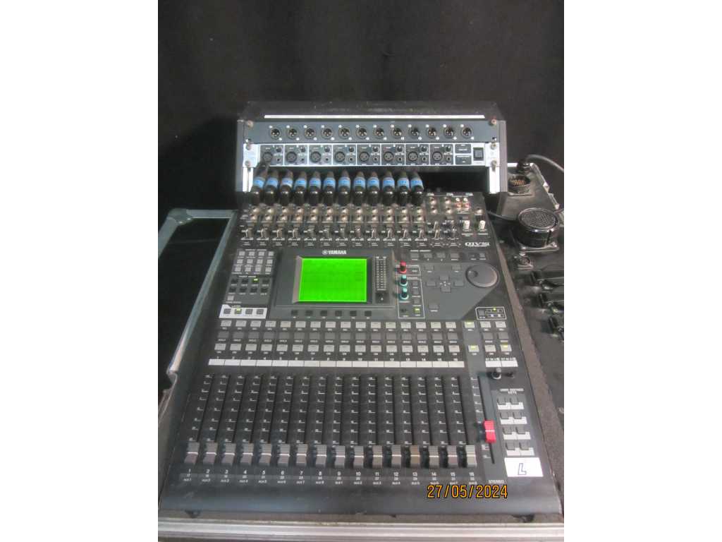 Yamaha - 01V - Digital Mixing Console
