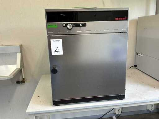 Memmert UFB 400 laboratorium droogoven / verwarmingsoven