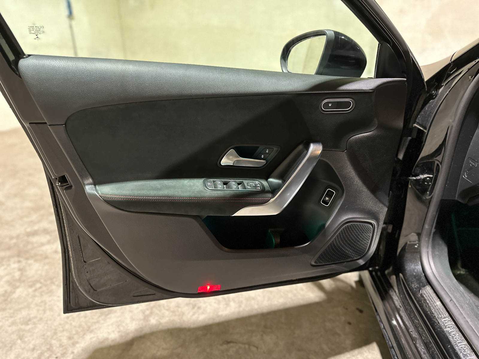 Mercedes-Benz A200 Business Solution AMG A-klasse 163pk 2020 (Origineel-NL), J-049-DZ