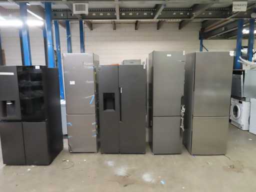 Ladung Kühlschränke etwa 25 Stück