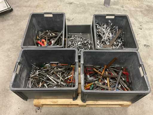 Diverse Werkzeuge und Zubehör