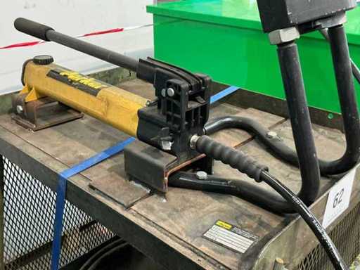 Parker 82C 061 Hydraulic Hose Press