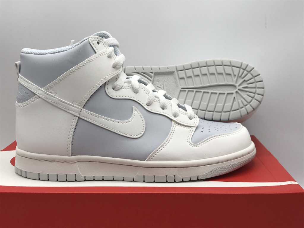 Nike Dunk High Summit White/Pure Platinum Sneakers 39