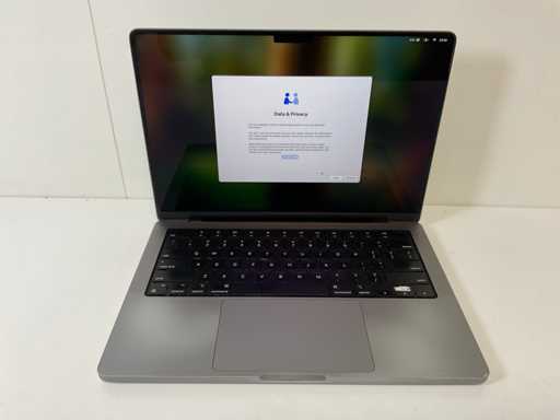 Apple MacBook Pro 14", Apple M1 Pro, 16GB RAM, 512GB NVMe Laptop