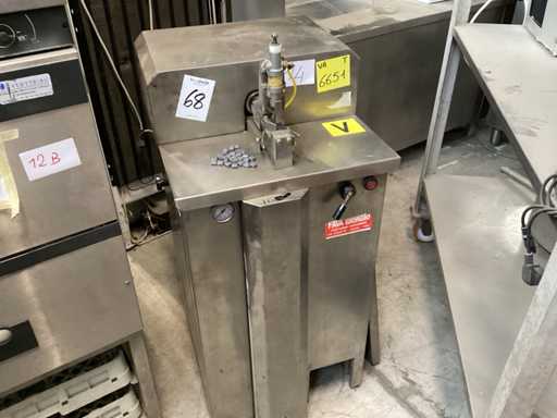 Pneumatische knipmachine voor gepekelde vleeswaren