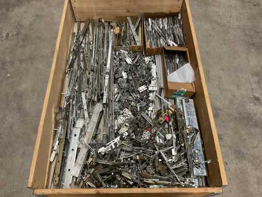 Batch of construction and fastening material