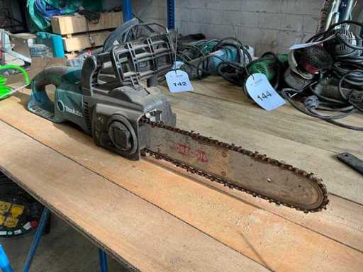 Makita UC4051A Chainsaw