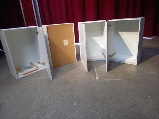 Bathroom cabinet (4x)