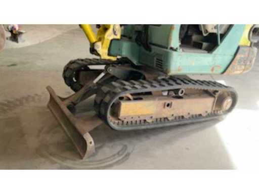 a007c0b4-e61b-4733-99be-b5606bb1f3aa.mp4