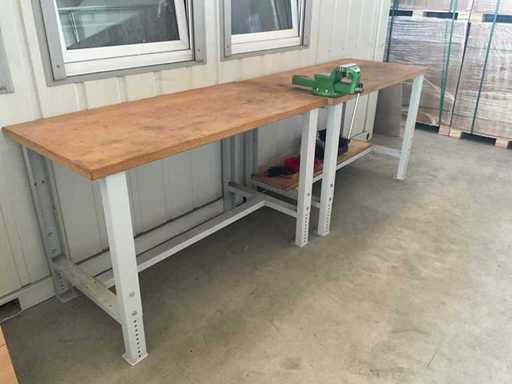 Workbench 2x & Vise 1x