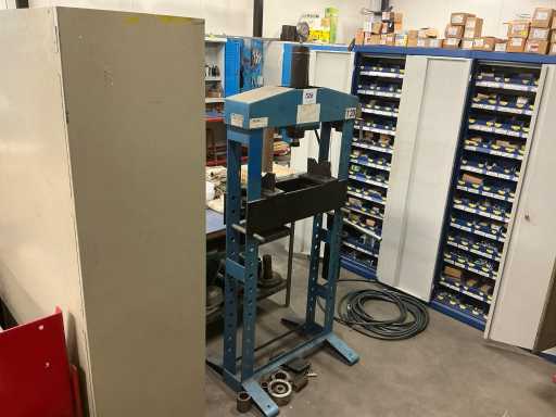 1996 OMA T20 Hydraulische pers