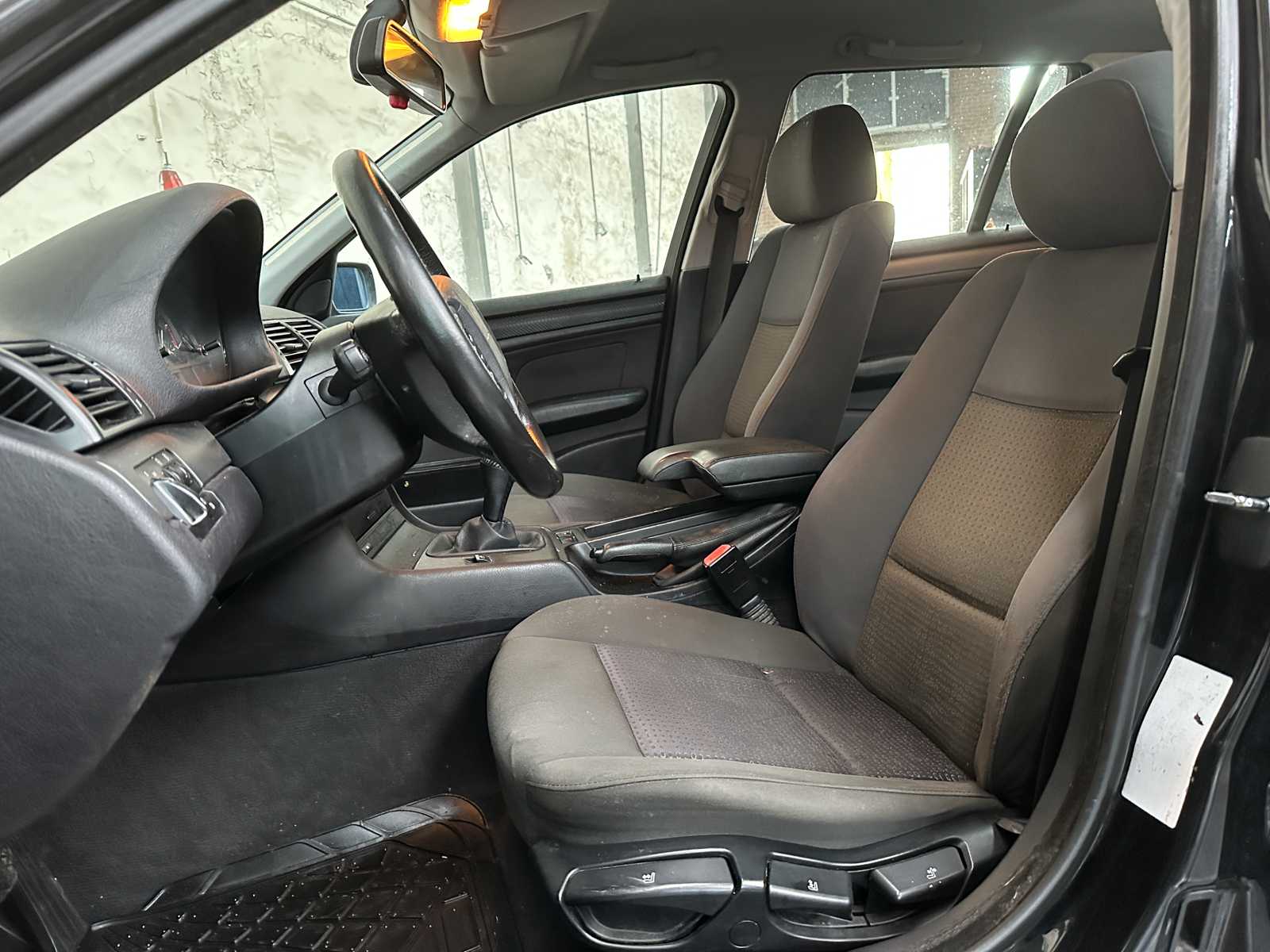 BMW 316i Touring Black & Silver 3-serie 114pk 2003,  62-LK-SL