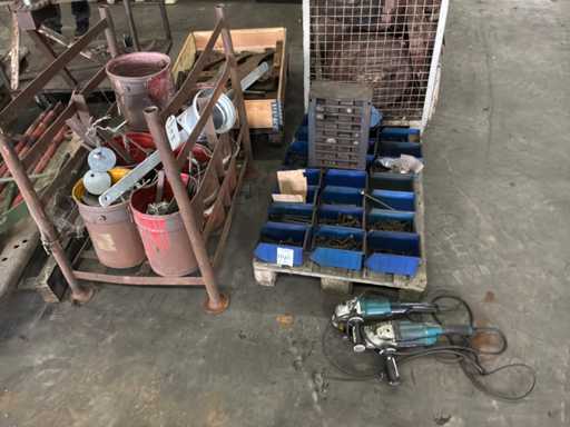 Charge von Befestigungselementen