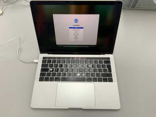 Apple A1989 13-inch MacBook Pro MV992N/A Laptop