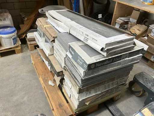 O mulțime de plăci diferite pentru pereți și podele