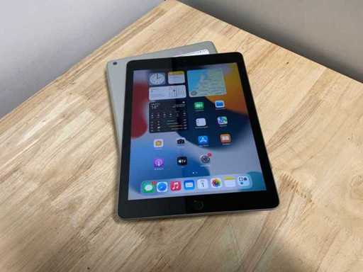 Apple iPad 6 A1893 Tablet (4x)