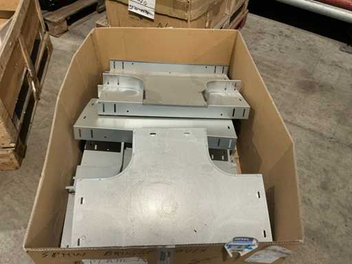 Partij kabelgoot-hoekstukken