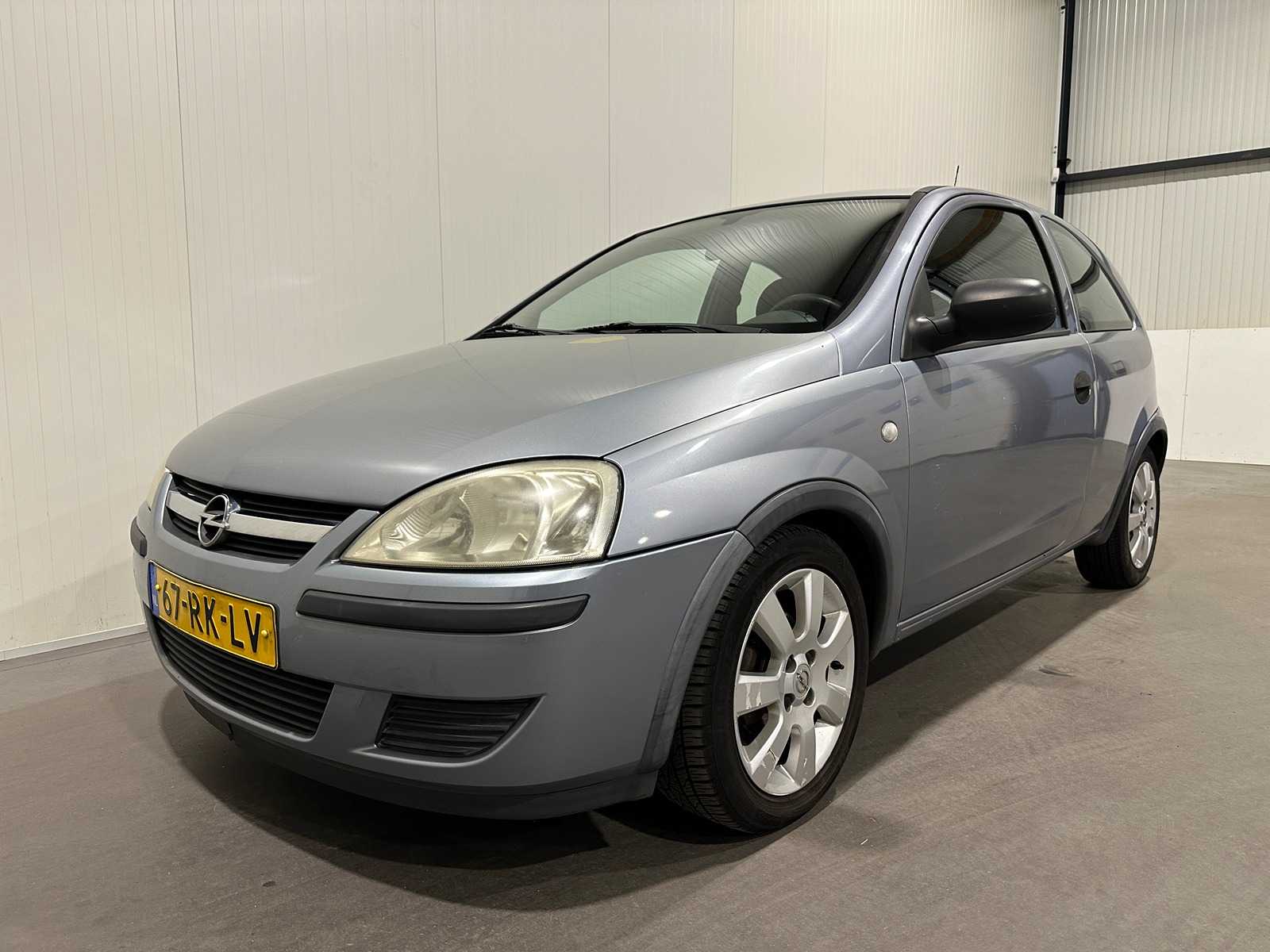 Opel Corsa 1.2-16V Rhythm 67-RK-LV