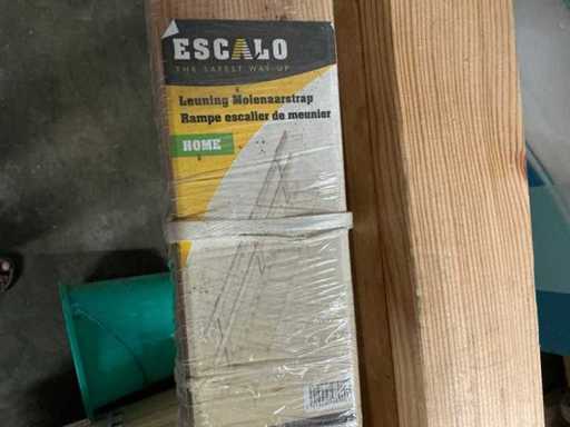 Eskaluje drewniane schody młynarskie (2x)