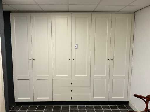 Kabinett mit eigenem Bad