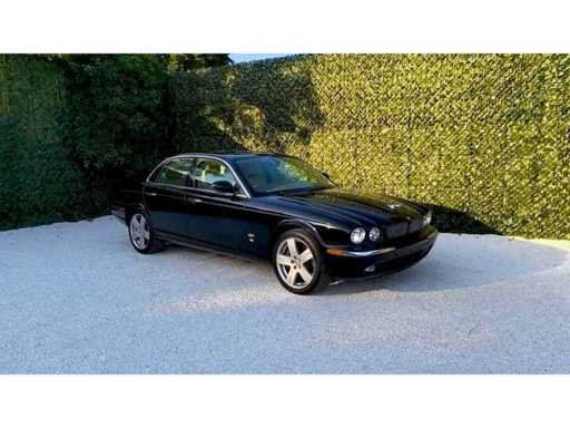 Jaguar%2520XJR.mp4