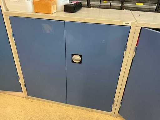 Armoire métallique avec contenu