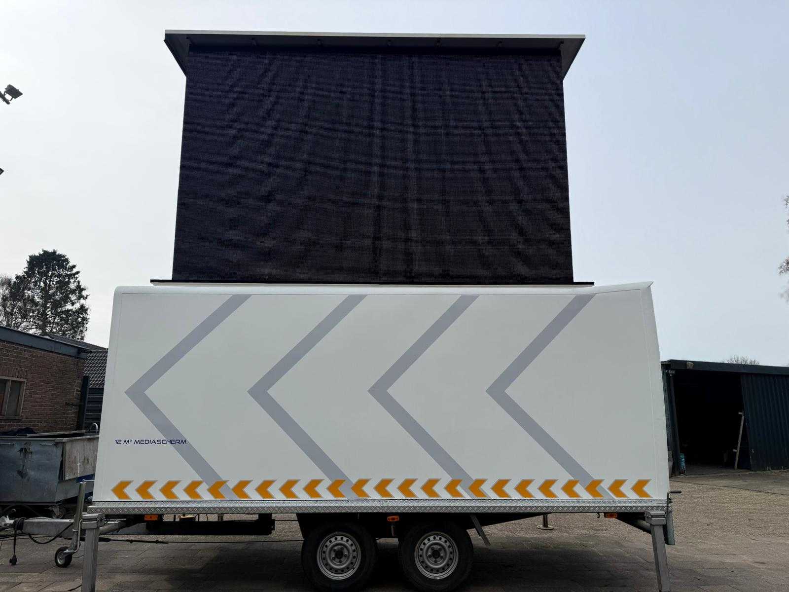 Media screen – 12 m² screen – 8 meter high – Trailer – WX-FH-92
