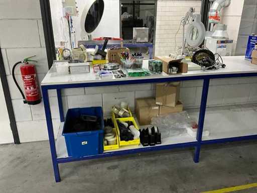 Lot de fournitures de bureau