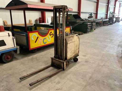 1968 Transporta Electric Stacker