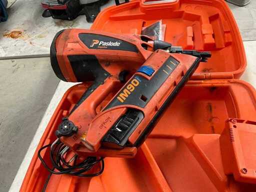 Paslode IM90i Tacker