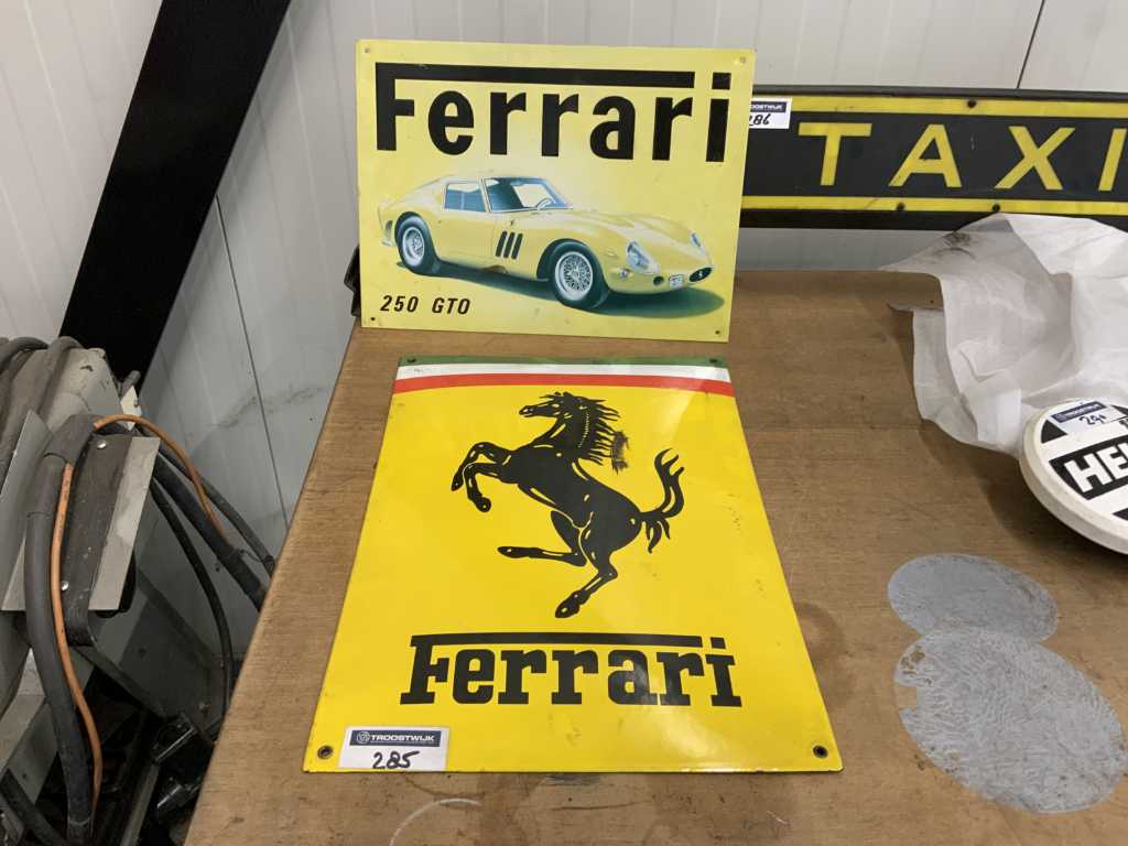 Plaques publicitaires Ferrari (2x)