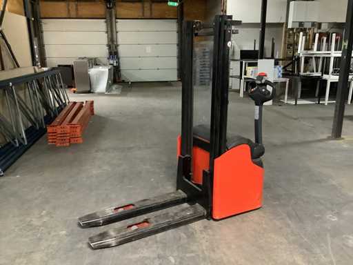 Manitou - Stacker