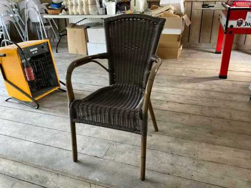 20 x Terrasstoel, 9x tafel