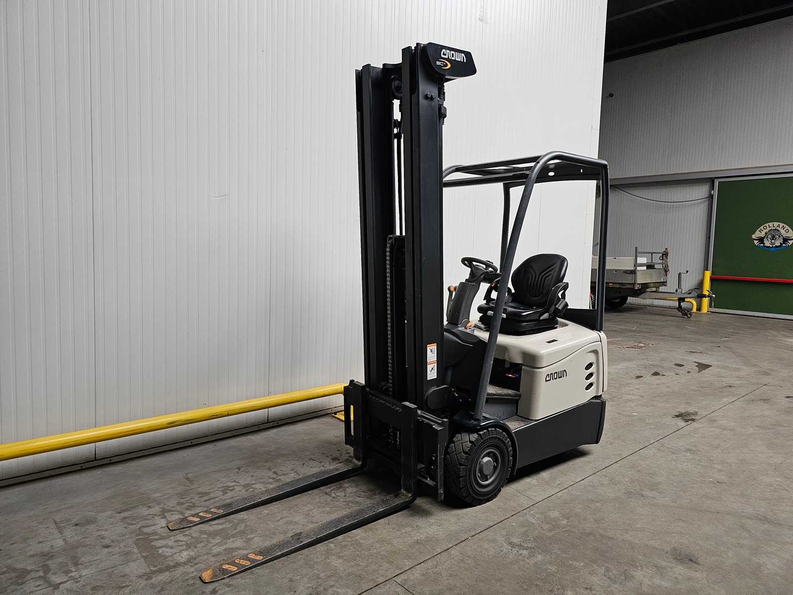 2018 Crown SCT6010-1.3 Forklift
