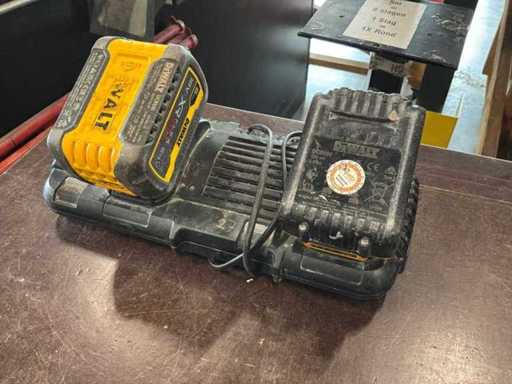Dewaele DCB132 Batterien und Ladegeräte (3x)