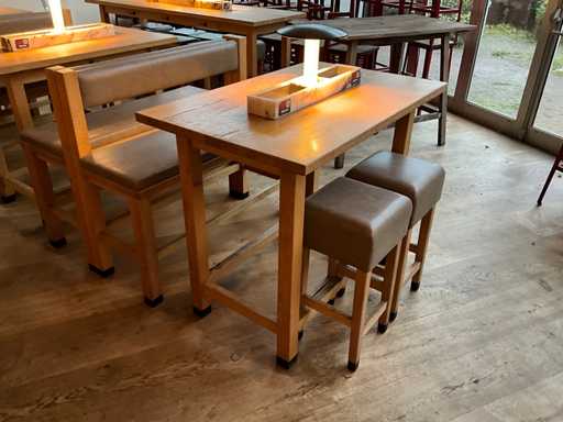 Hutten - Bartafel met bank en 2 krukken