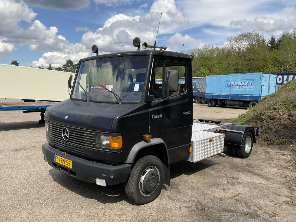Tracteur routier Mercedes-Benz 6009D BE 1991