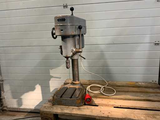 KI-Bohrmaschine, Bohrmaschine