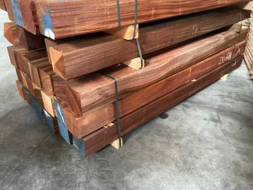 Hardhouten paal Okan (63x)