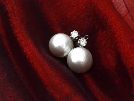 Boucles d’oreilles en or avec diamants naturels et perles à ampoules