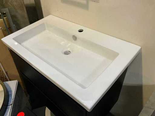 Wastafel keramisch 83x47cm