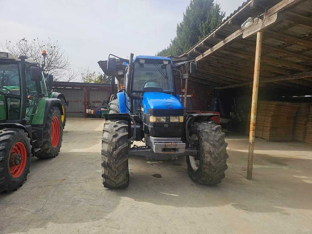 NEW HOLLAND - TM135 4WD - Traktor mit Allradantrieb