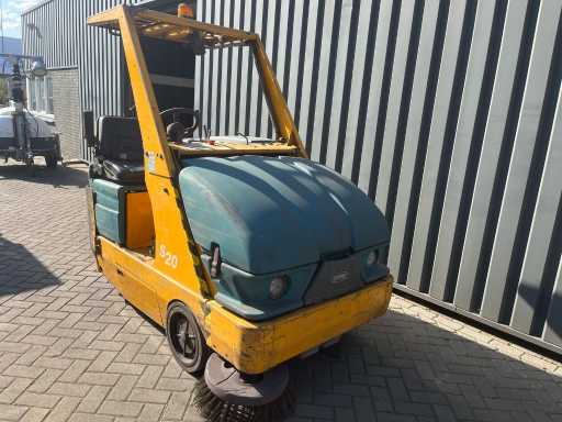 2012 Tennant S20 Zelfrijdende veegmachine