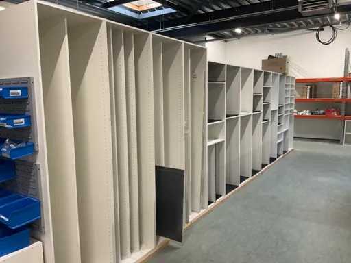 Kvik – Schrankwand 780x56x224 cm