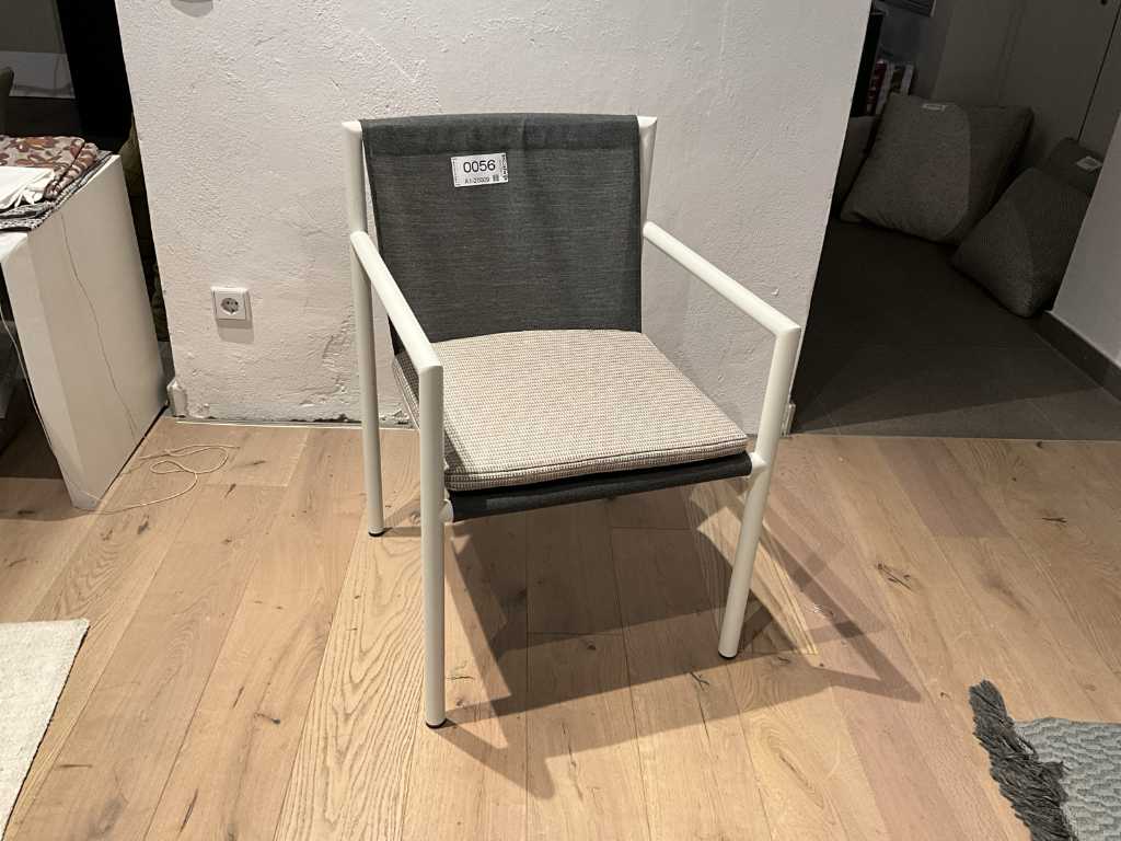 Roda Chair