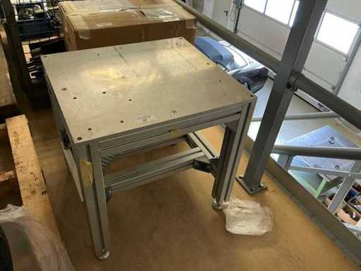 Aluminiowy stół roboczy