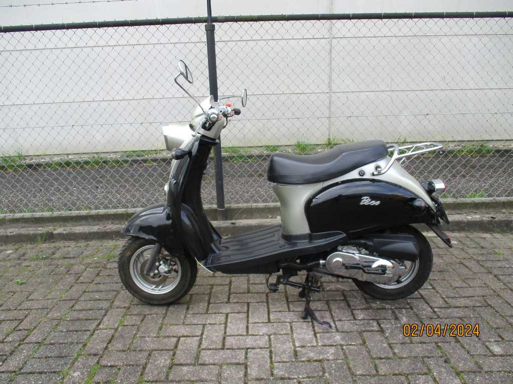 Giantco (scooter ALLEEN bedoeld voor onderdelen) - Snorscooter - Venus Pico - Scooter