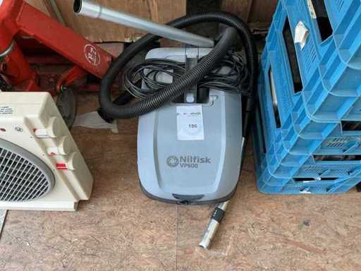 Aspirateur professionnel Nilfisk VP600
