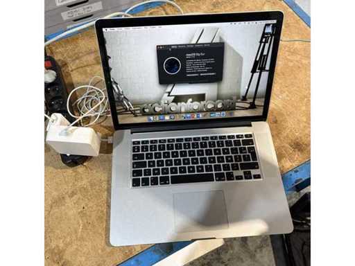 Apple - Macbook Pro i7 - 15,4" Retina 1TB 16GB Computer